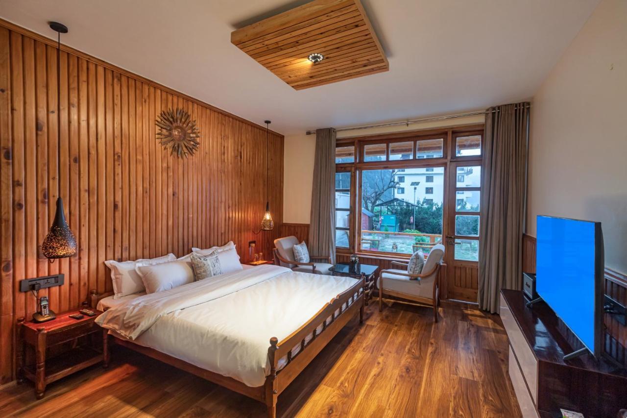 Saffronstays Monarch Manor, Manali - Regal Mansion Exterior photo
